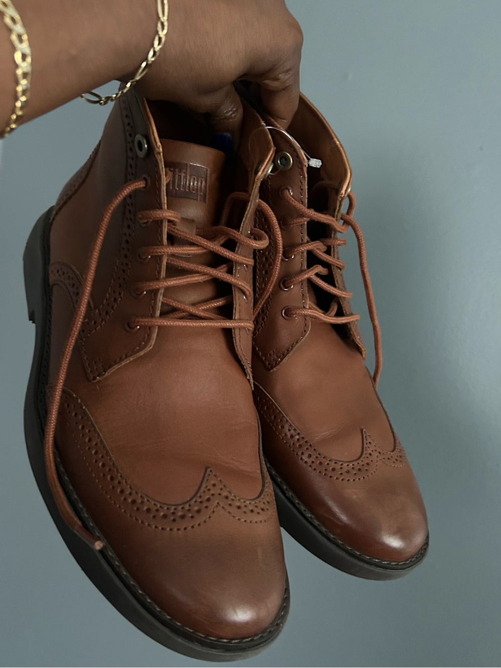 NEW FitFlop Men's Size 9 Cognac Brown Leather Wingtip Chukka Boots NWOT
